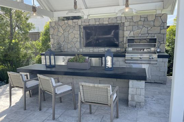 outdoor dining area with patio by Park Ridge home remodelers